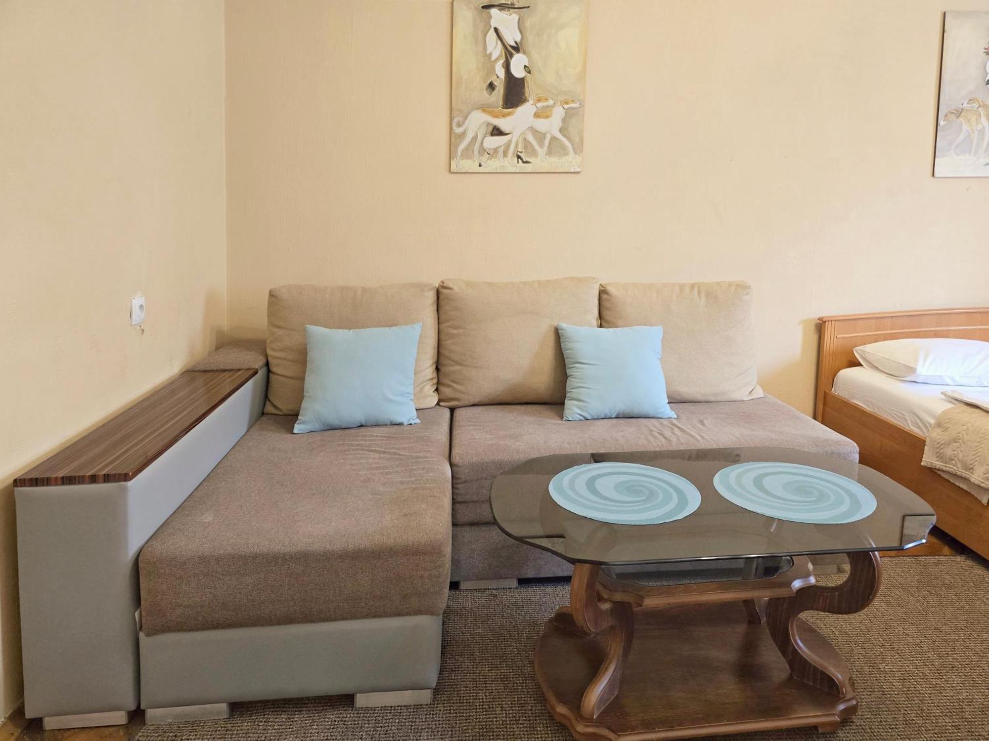 Home Hotel Apartments On Lva Tolstogo Киев Экстерьер фото