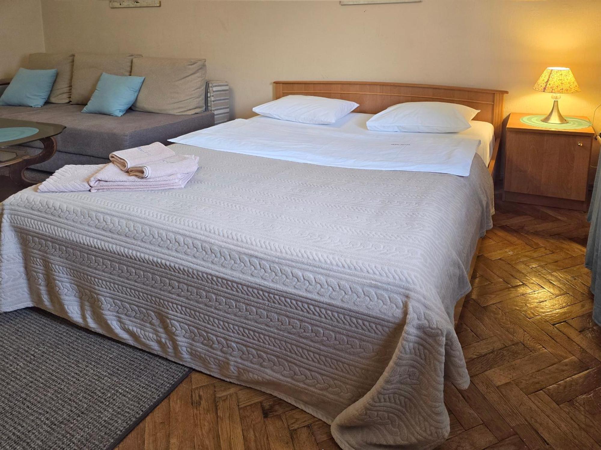 Home Hotel Apartments On Lva Tolstogo Киев Экстерьер фото