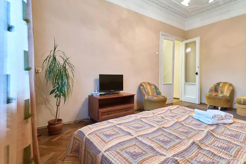 Home Hotel Apartments On Lva Tolstogo Киев Экстерьер фото