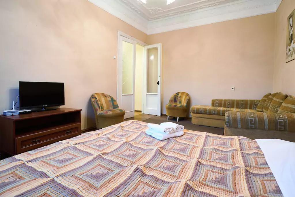 Home Hotel Apartments On Lva Tolstogo Киев Экстерьер фото